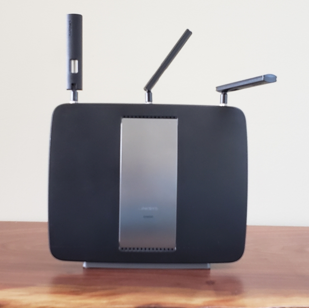 Linksys AC3200 Tri-Band Smart WiFi Router - Picture 9 of 14